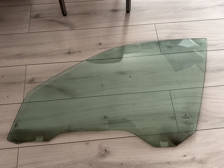 Передние стекла BMW e39