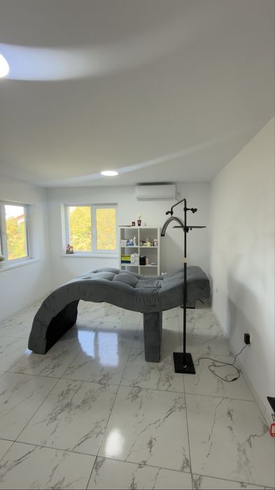 Post de inchiriat in salon