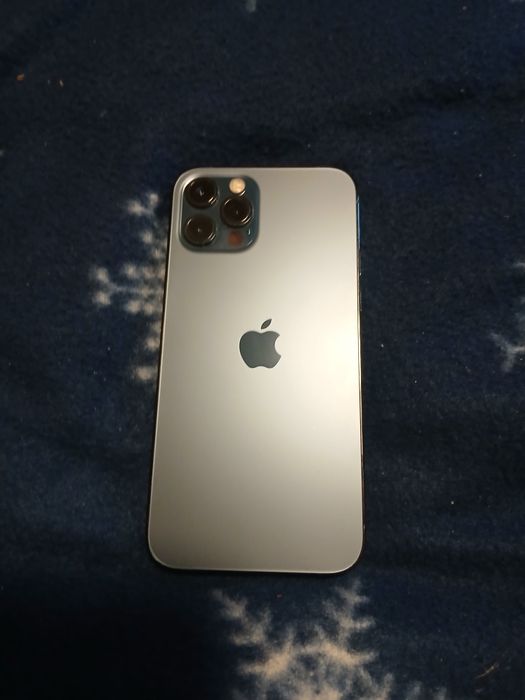 Продавам iphone12 pro
