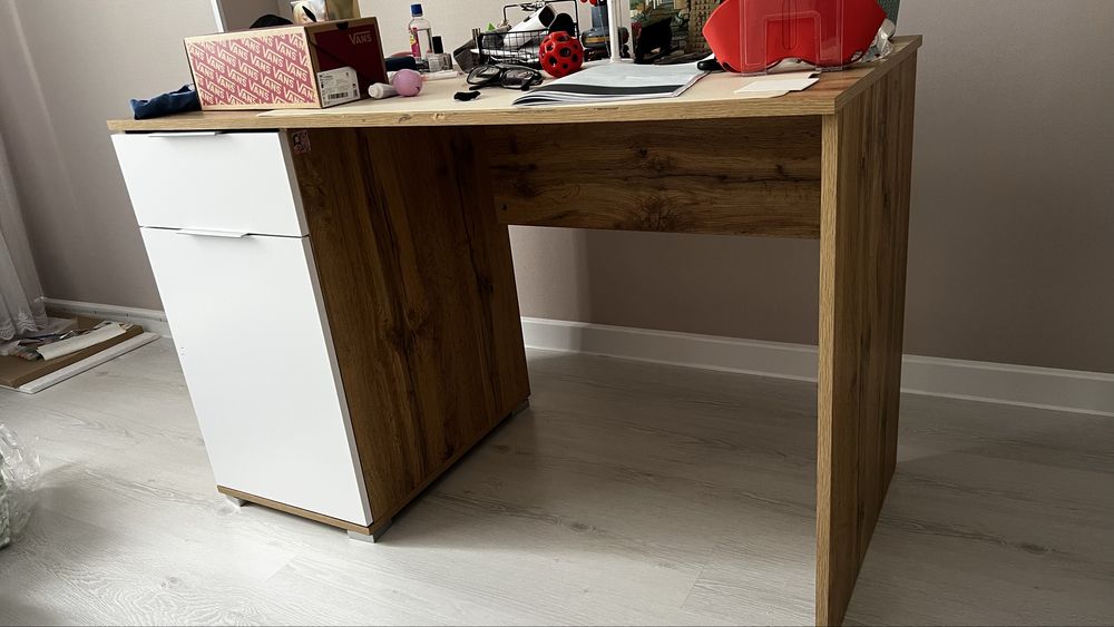 Стол письменный б/у