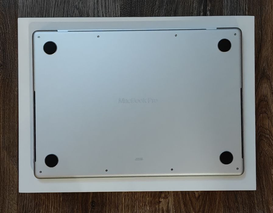 MacBook Pro 14 M5 16/1TB