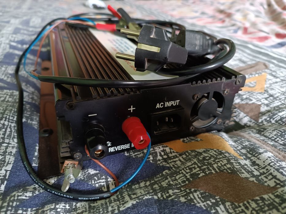 Автомобильный инвертор