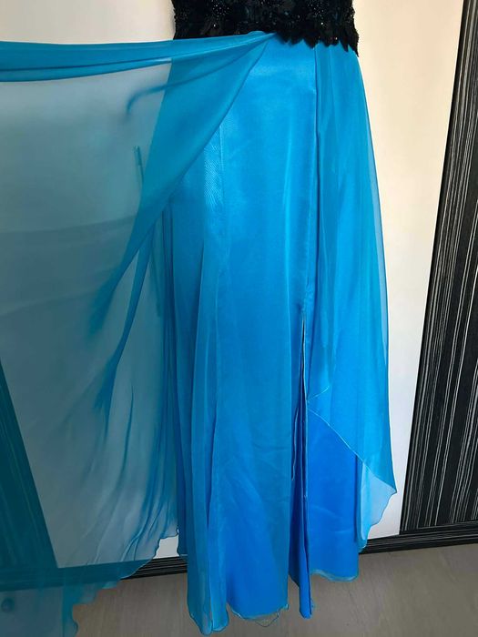 Синя елегантна бална рокля