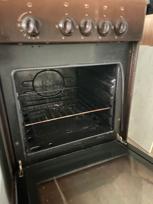 Продам газовую плиту. Б/у