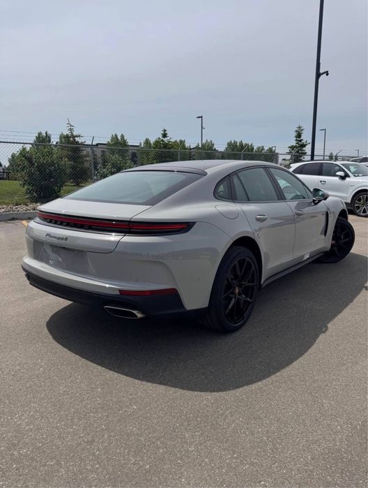 Porsche Panamera 4 E Hybrid 2026 new