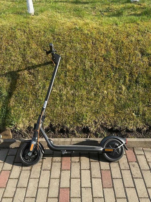 Trotinetă electrică NINEBOT F2 PRO