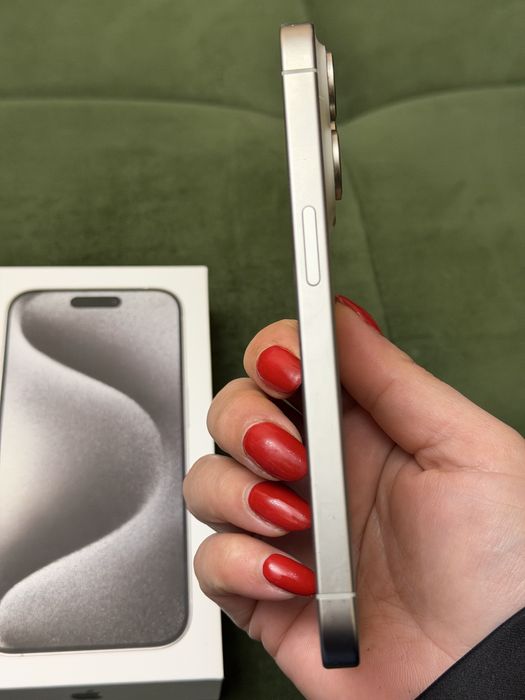 Iphone 15 pro с гаранция до юни