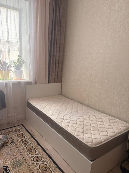 Детский кровать.