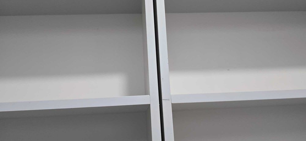 Дуконга мебель сотилади.