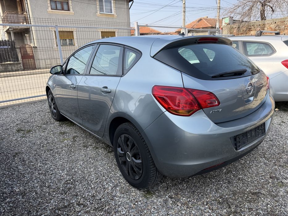 Opel Astra j 1,4 2012