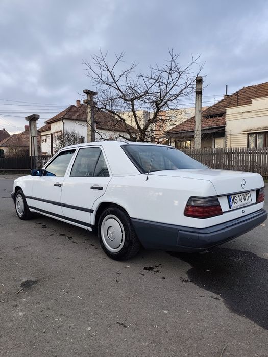 MERCEDES-BENZ E-Class 1988 — imagine 3