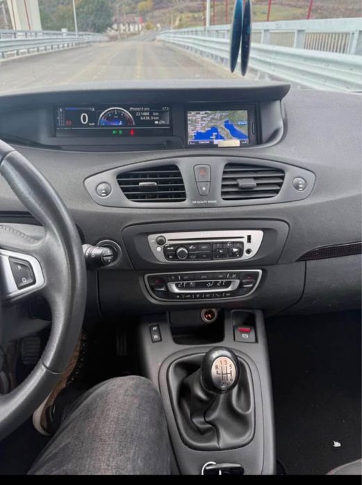 Renault Grand Scenic 5 locuri