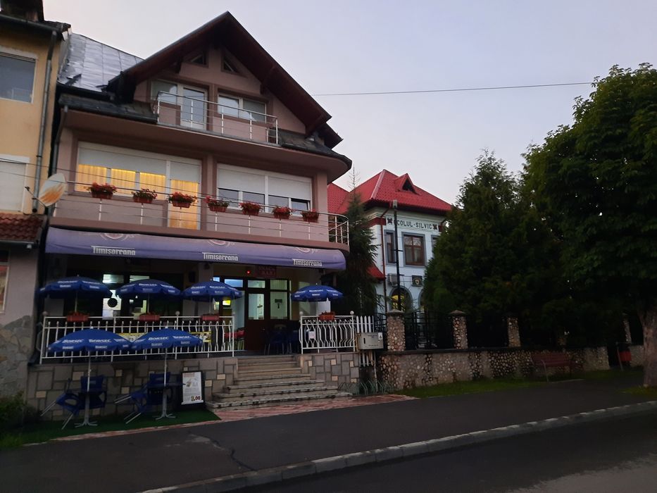 Inchiriez spațiu comercial central în Pucioasa