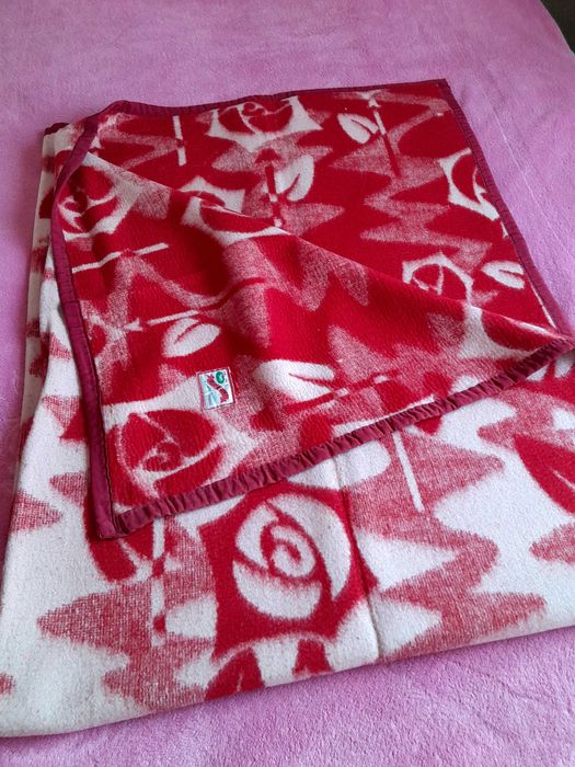 Продам одеяло шерстяные.