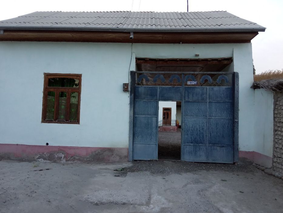 Ховли Уй зудлик Билан сотилади