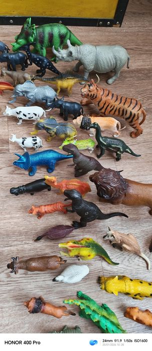 Игрушки динозавры