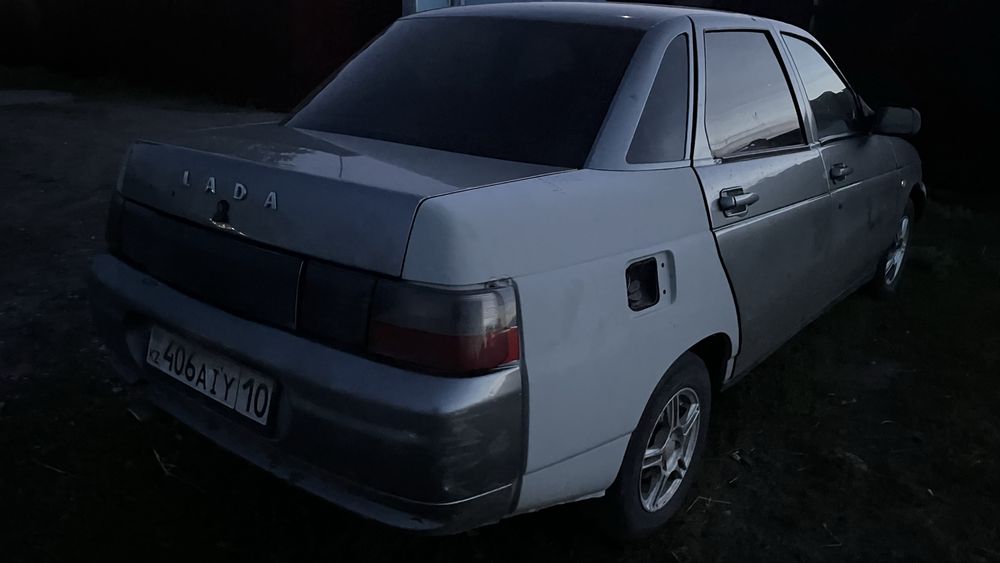 ВАЗ 2110      (2007 года 8 клап )