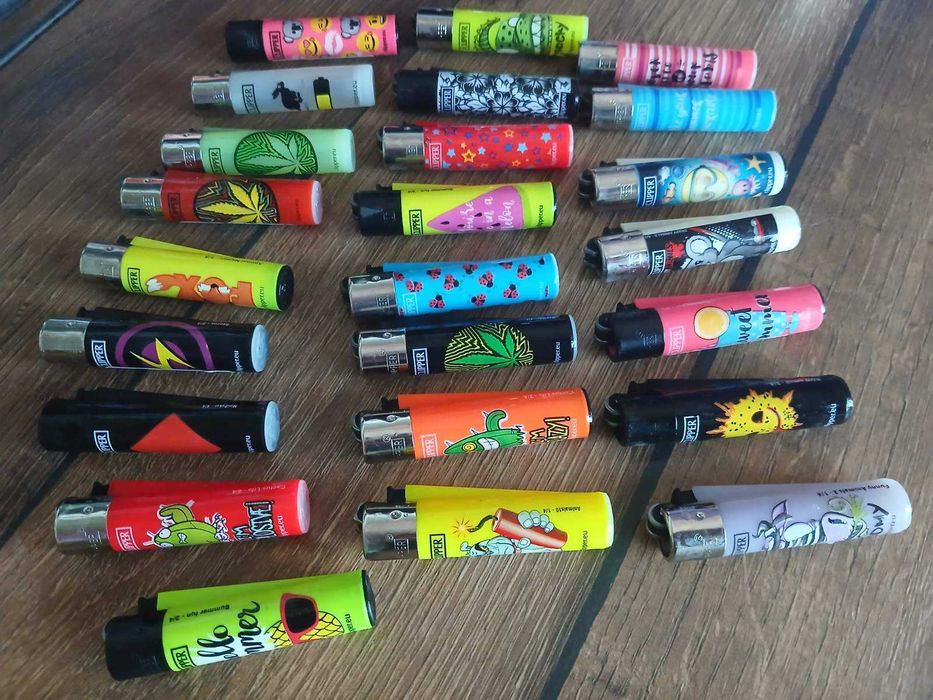 Колекция 284бр запалки Clipper