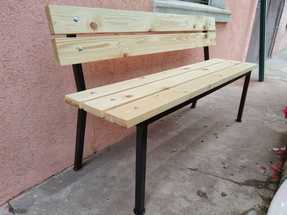 Пейка - метал, дърво