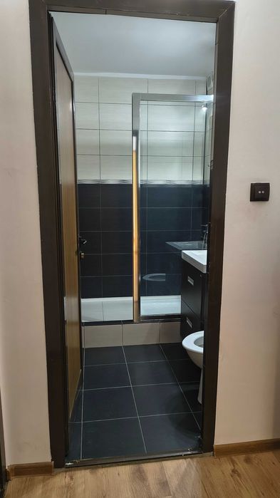 Închiriez apartament
