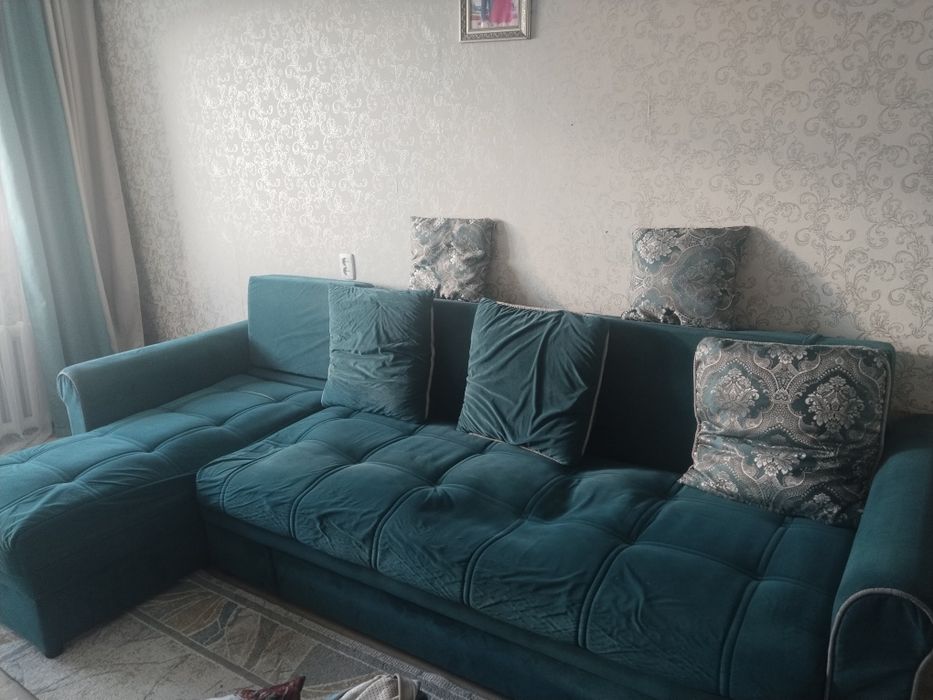 Продам диван угловой