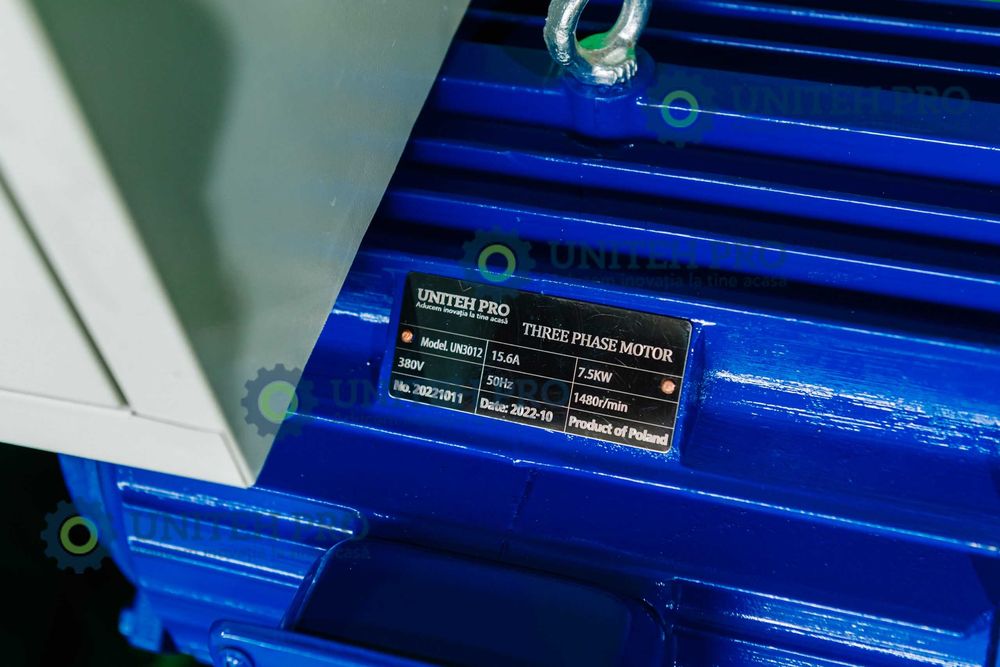 Granulator furaje KL-200 cu 3 matrite și motor inclus – Capacitate de producție. max. 300 kg/oră