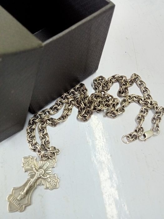 Продам серебряную цепочку.