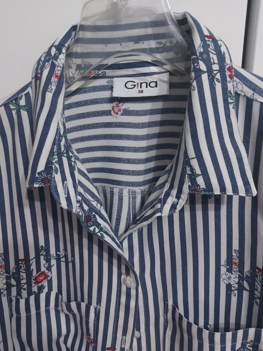 Синя раирани риза на цветя