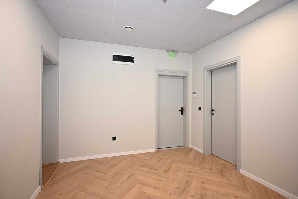 Дава се под наем Офис в Перник, Изток - 86 кв.м за 720 € - Снимка #10