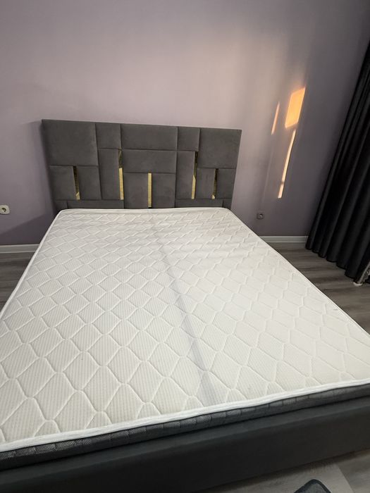 Продам кровать двухспальную.