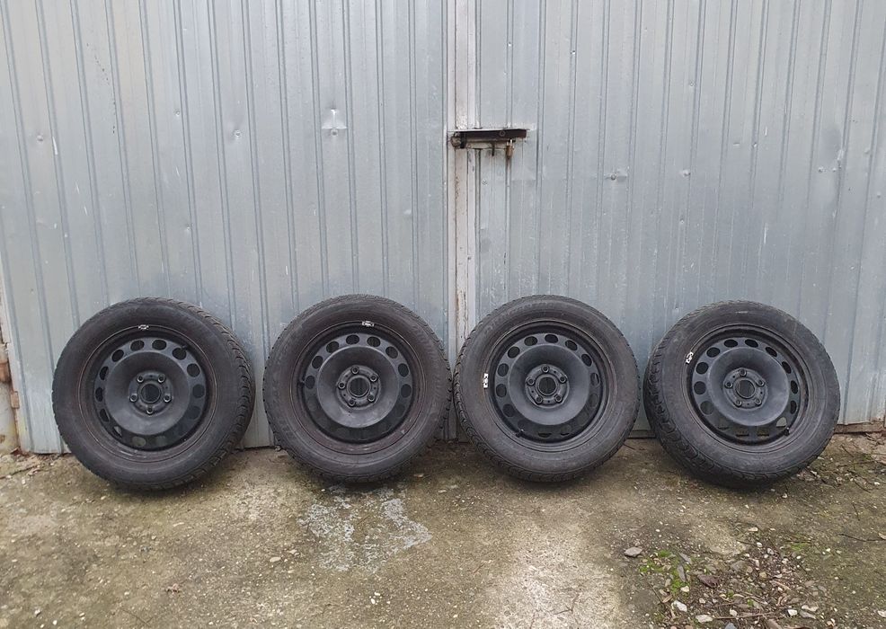 Vând jante de tabla cu anvelope de iarna bridgestone 205 55 r16. 5x112