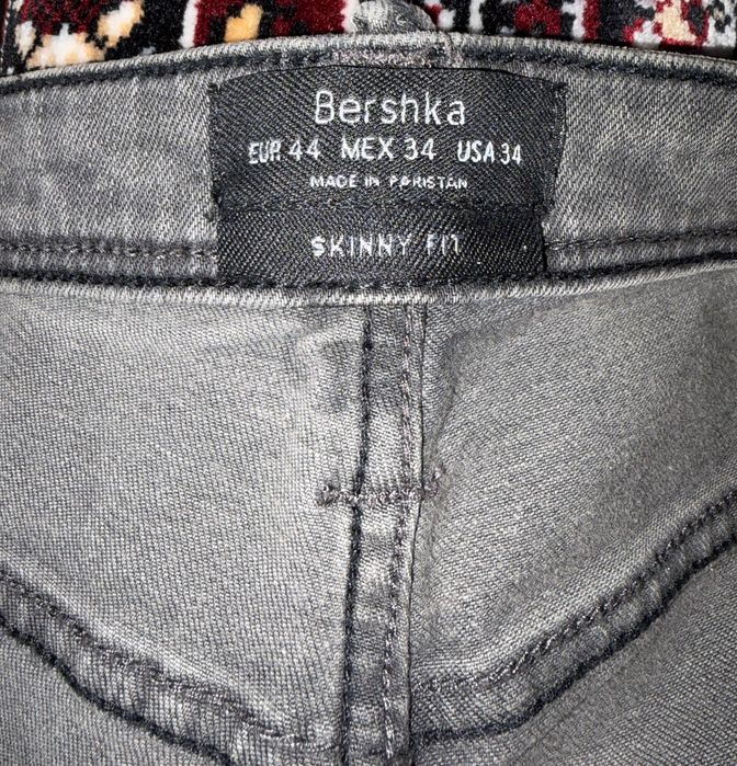 Blugi Bershka skinny fit