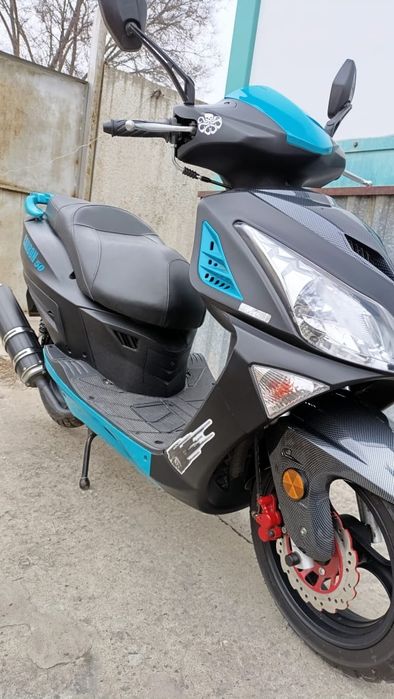 Продам скутер 2022 года