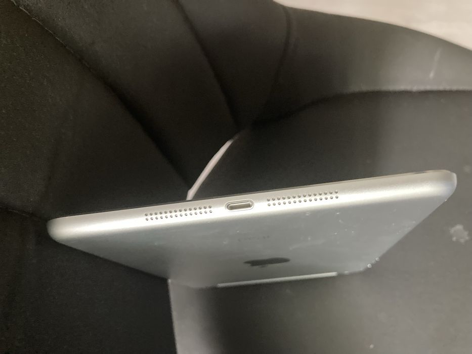 Apple Ipad Mini 3 Cellular impecabil 10/10 sanatate baterie 96%.