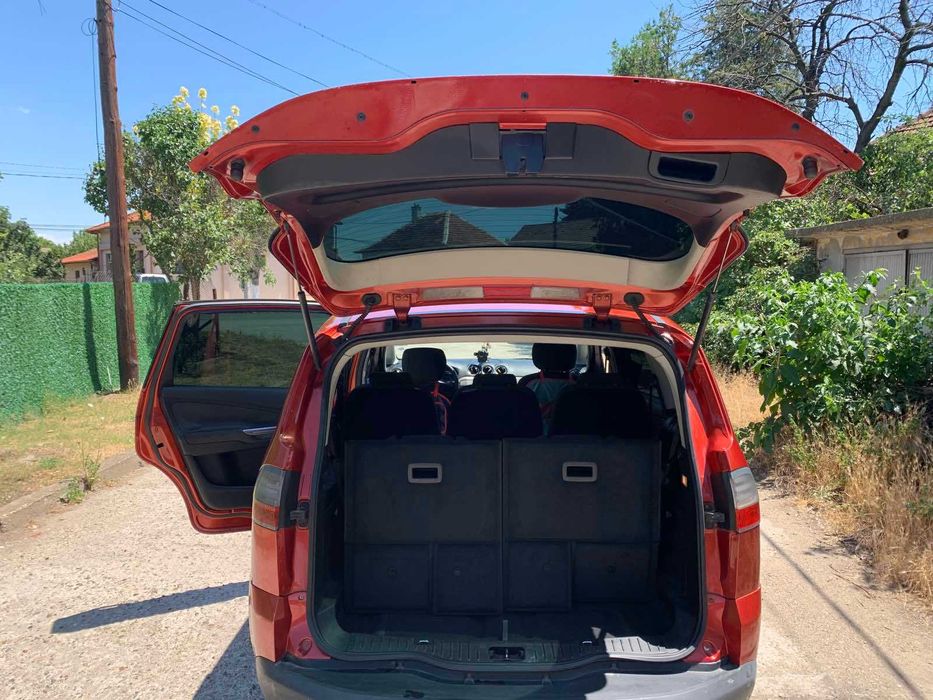 Продавам Ford S max