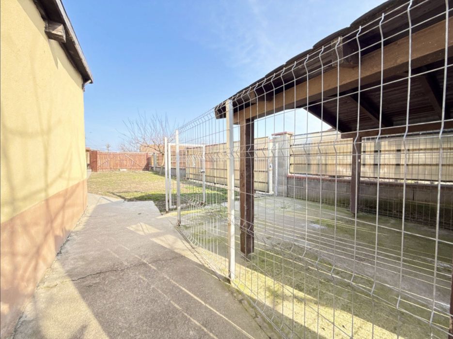 Proprietar - De Vanzare Casa (c-tie veche + Teren 900m2 )