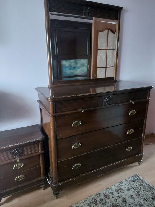 Спальный гарнитур