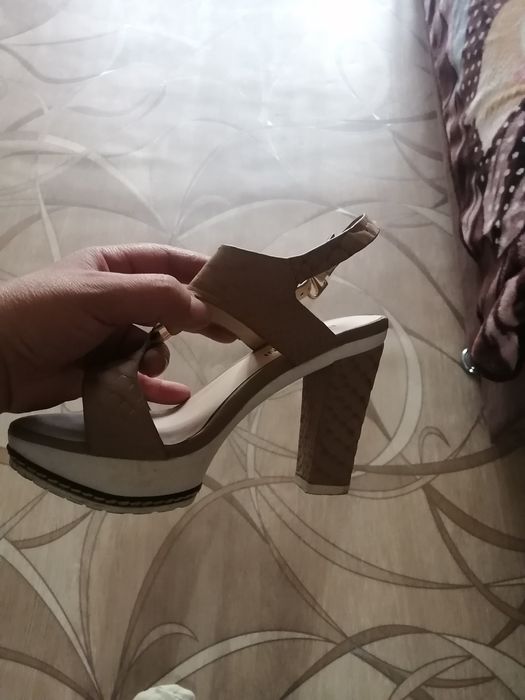 Продам туфли,, босоножки