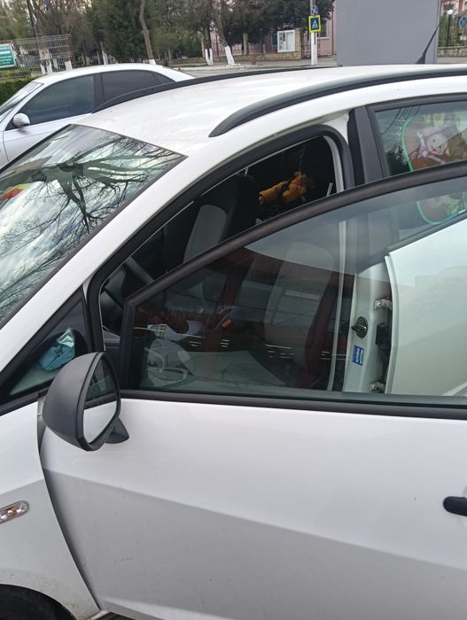Seat Ibiza 1,2 benzina tsi CADOU : SET  CAUCIUCURI SI JENTI all seazon
