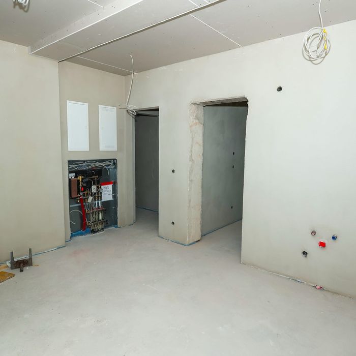 Tencuială mecanizată, glet și vopsit airless – finisaje profesionale