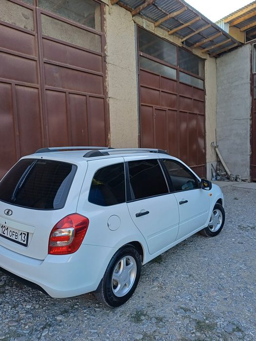 прадаётся  Lada (kalina)