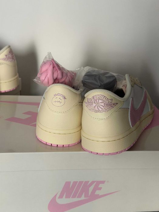 Travis Scott x Air Jordan 1 “Shy Pink”