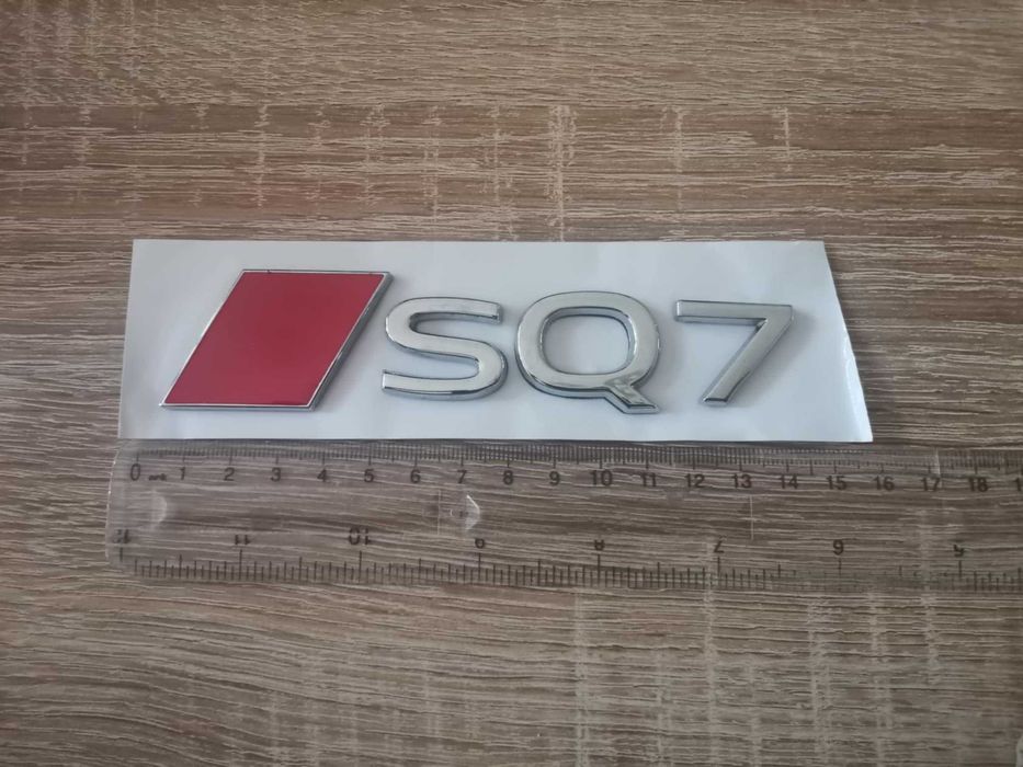емблема Audi SQ7 нов стил сребристо с червено