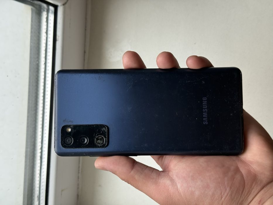 Продам SAMSUNG S20fe