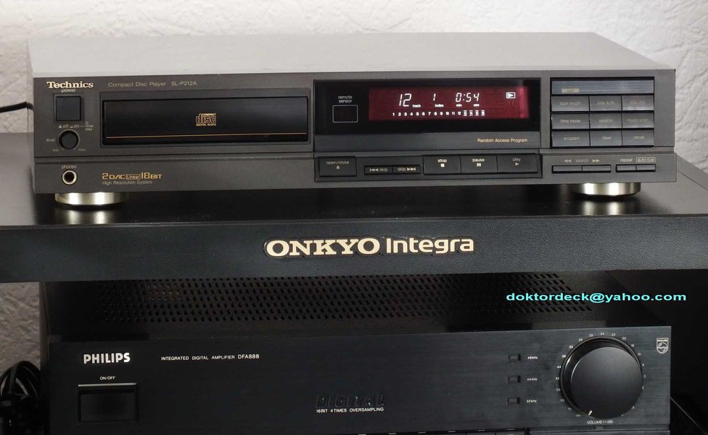 cd-player Technics SL-P212A cu tel originala si manual