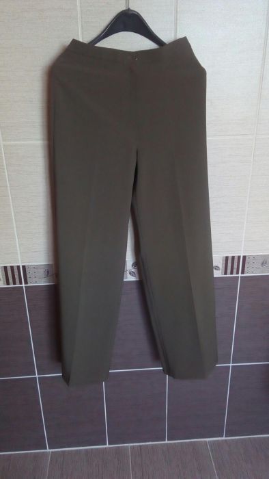 Costum femei 2 ori folosit,marimea 42.