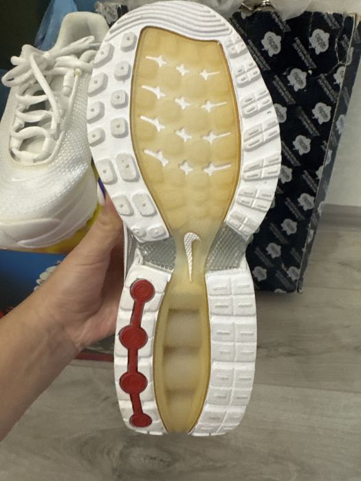 Кроссовки Nike белые