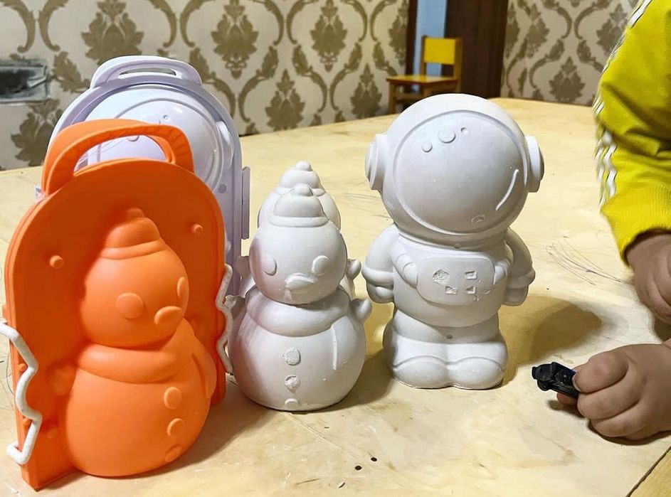 Продам формы для копилок из гипса