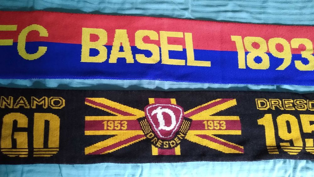 Продавам : 1 шал на футболен отбор (БАЗЕЛ)