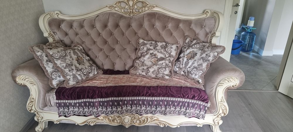 Продам диван в хорошем состояние